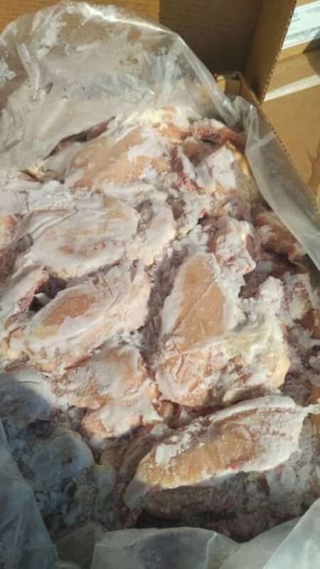 jabas 5 libras  de pechuga con hueso y piel